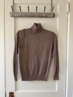 Women’s debut Taupe Lightweight Turtleneck Sweater (S)